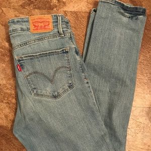 Levi’s mid rise skinny jeans light wash casual 29